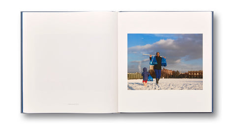 Photographs 1997 – 2017 Hannah Starkey - MACK